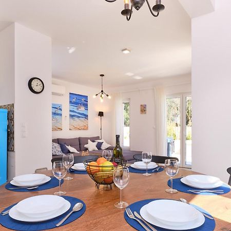Meacres Sun Villa Miholascica ภายนอก รูปภาพ